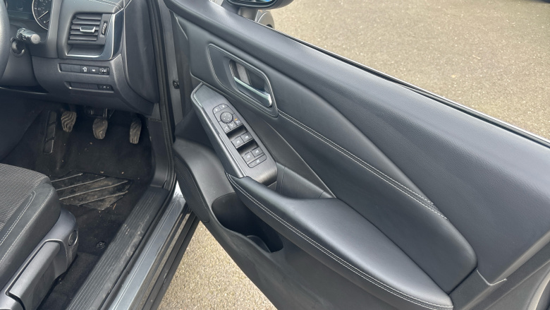 Nissan Qashqai 1.3 DiG-T MH Acenta Premium 5dr Petrol Hatchback